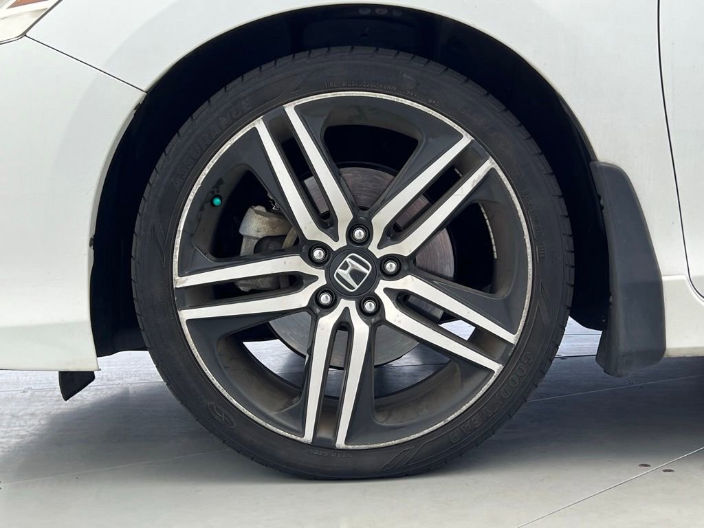 Used 2016 Honda Accord Touring image 25