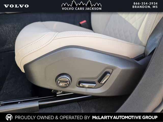 New 2026 Volvo XC90 B5 Plus w/ Protection Package Premier image 11