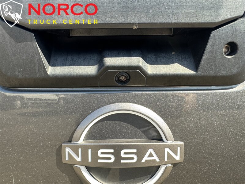 Used 2023 Nissan Frontier SV w/ Technology Package RWD image 6
