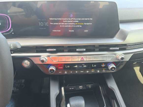Used 2024 Kia Telluride LX FWD image 20