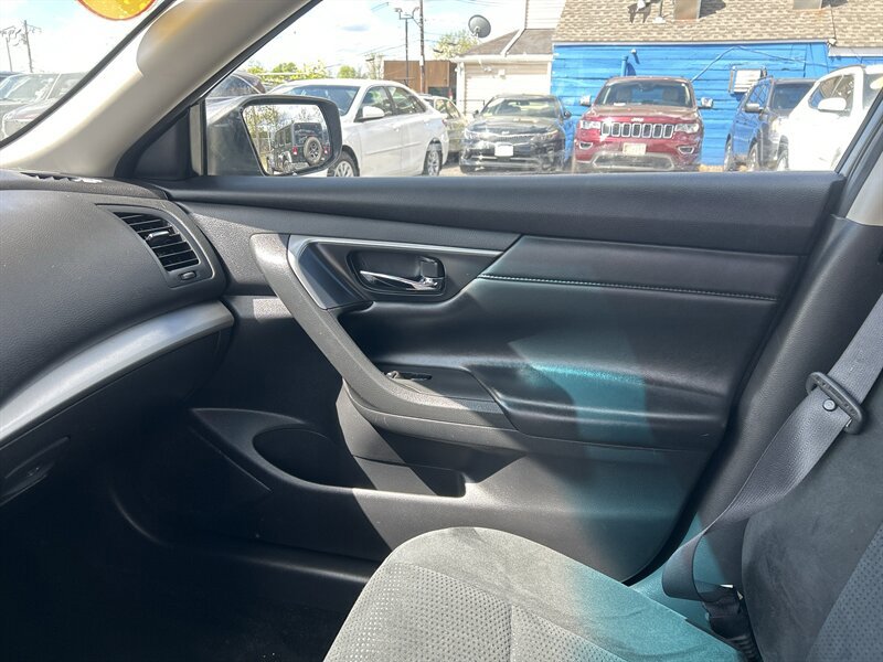 Used 2015 Nissan Altima 2.5 S w/ Special Edition Package FWD image 12