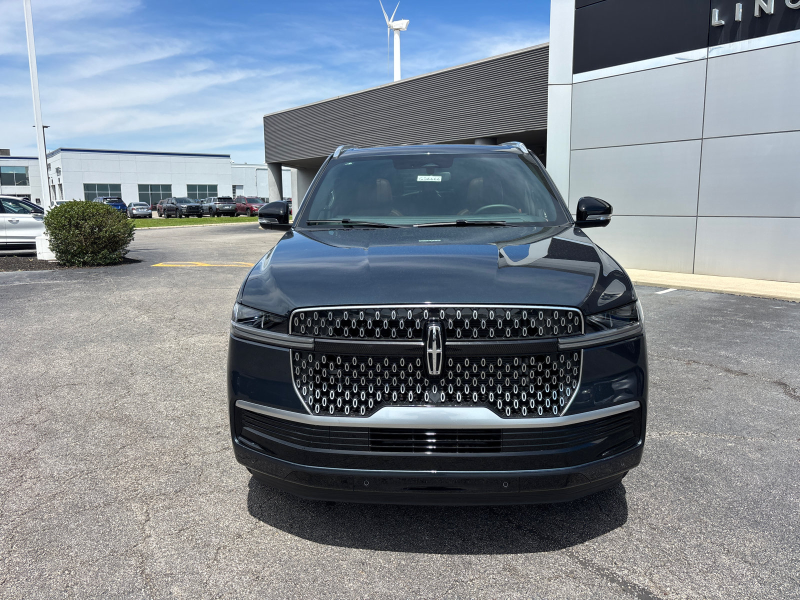 New 2026 Lincoln Navigator Reserve AWD/4WD image 2