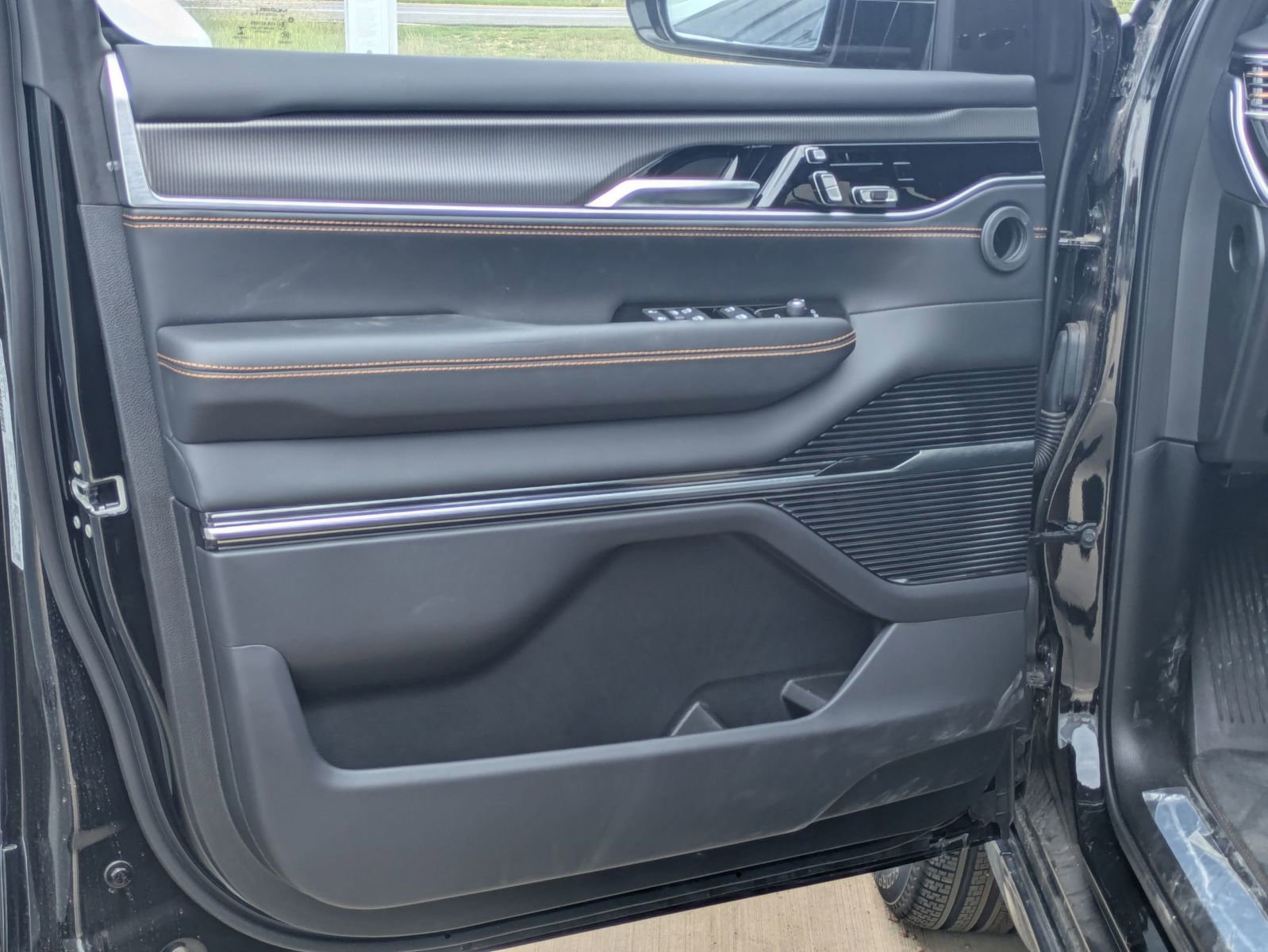 New 2024 Jeep Grand Wagoneer Series III w/ Quick Order Packagew 28T image 6