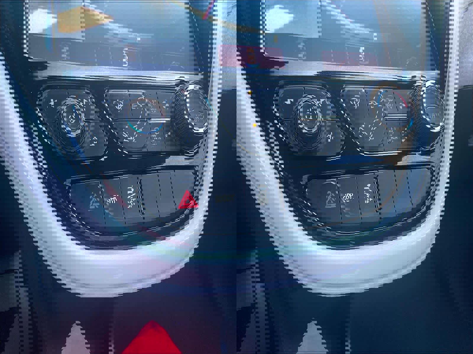 Used 2019 Chevrolet Bolt Premier w/ Infotainment Package image 11