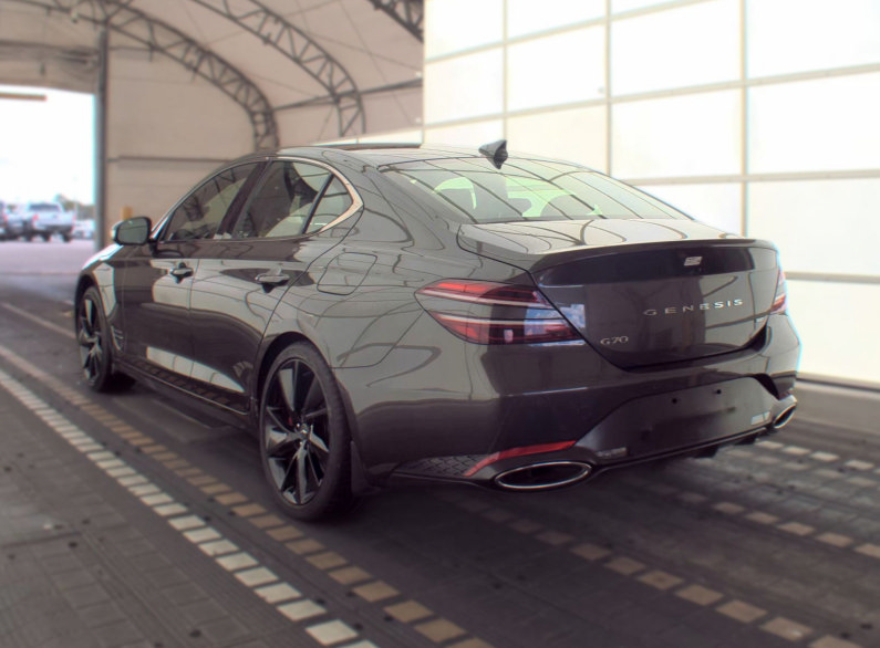 Used 2023 Genesis G70 3.3T w/ Sport Prestige Package RWD image 4