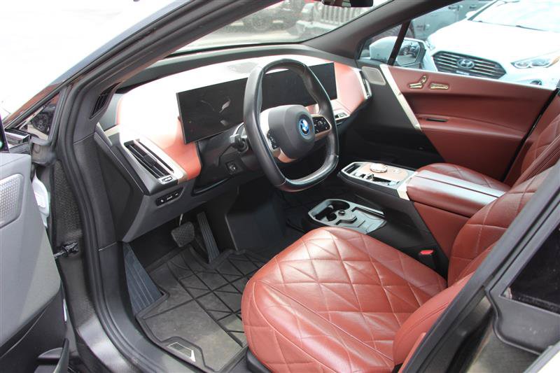 Used 2023 BMW iX M60 w/ Executive Package AWD/4WD image 9