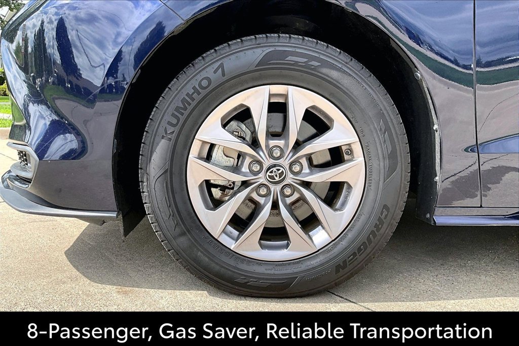 Used 2022 Toyota Sienna LE FWD image 6