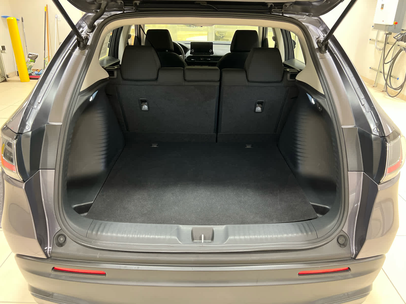 Used 2023 Honda HR-V LX image 13