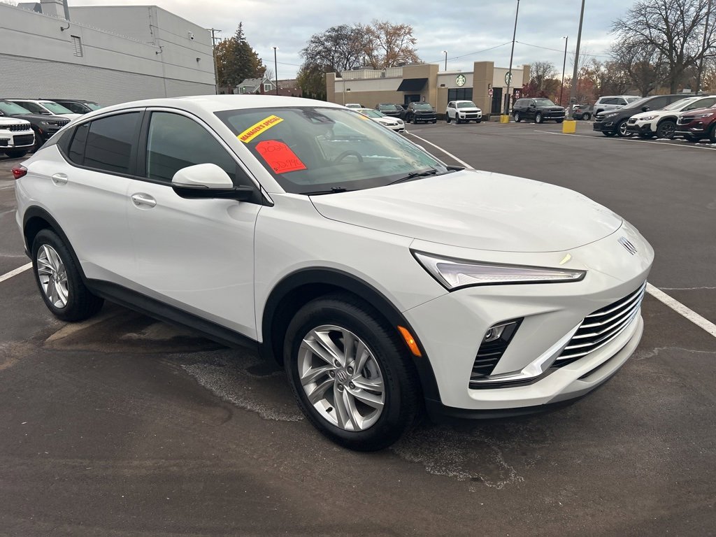 Used 2024 Buick Envista Preferred w/ Convenience I Package image 3