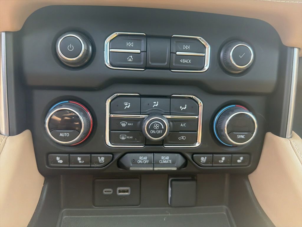 Used 2023 Chevrolet Tahoe Premier AWD/4WD image 16