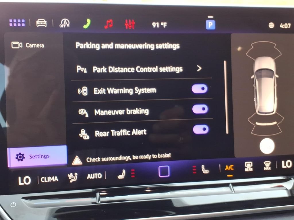Certified 2026 Volkswagen Tiguan SE R-Line FWD image 17