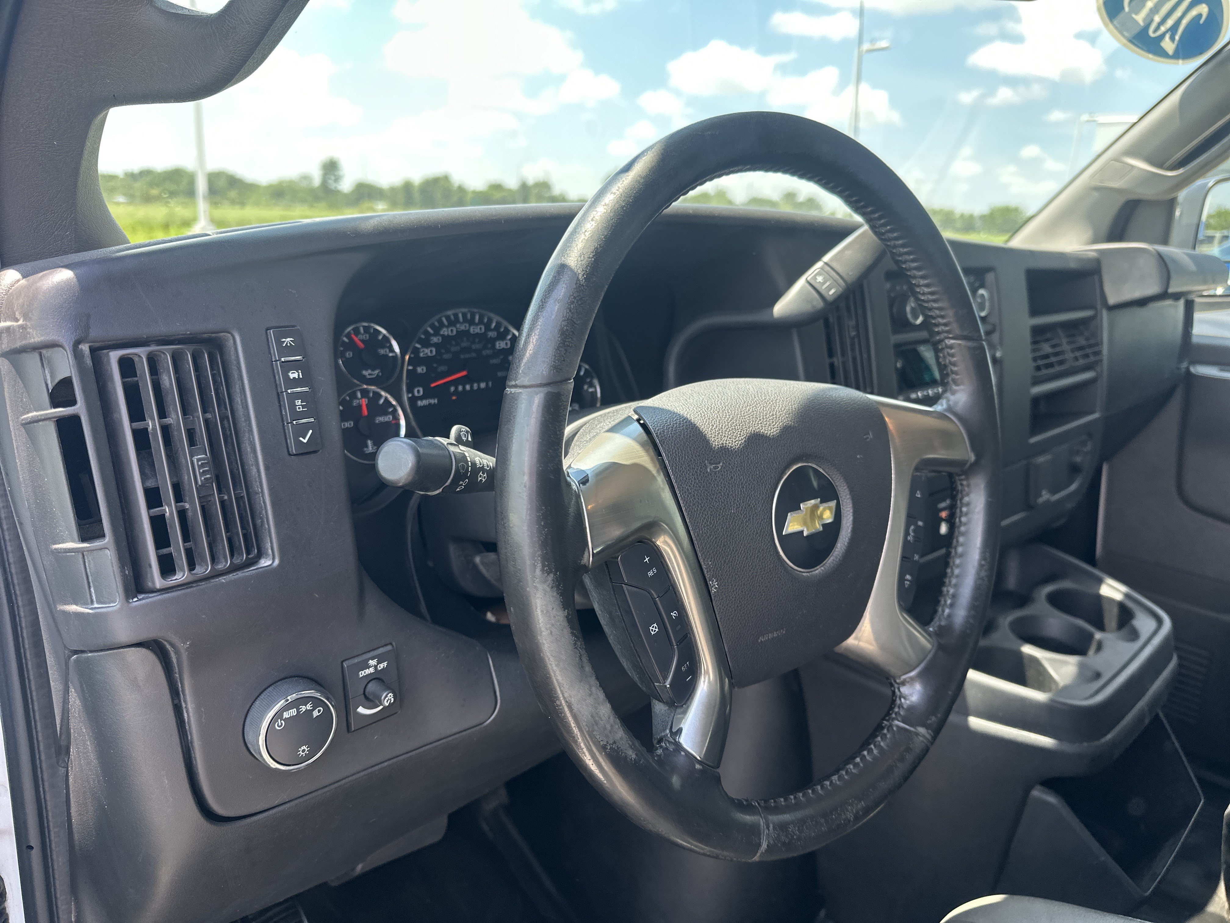 Used 2019 Chevrolet Express 3500 w/ Driver Convenience Package RWD image 10