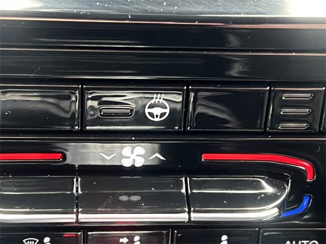 Used 2024 Jeep Grand Cherokee Altitude image 27