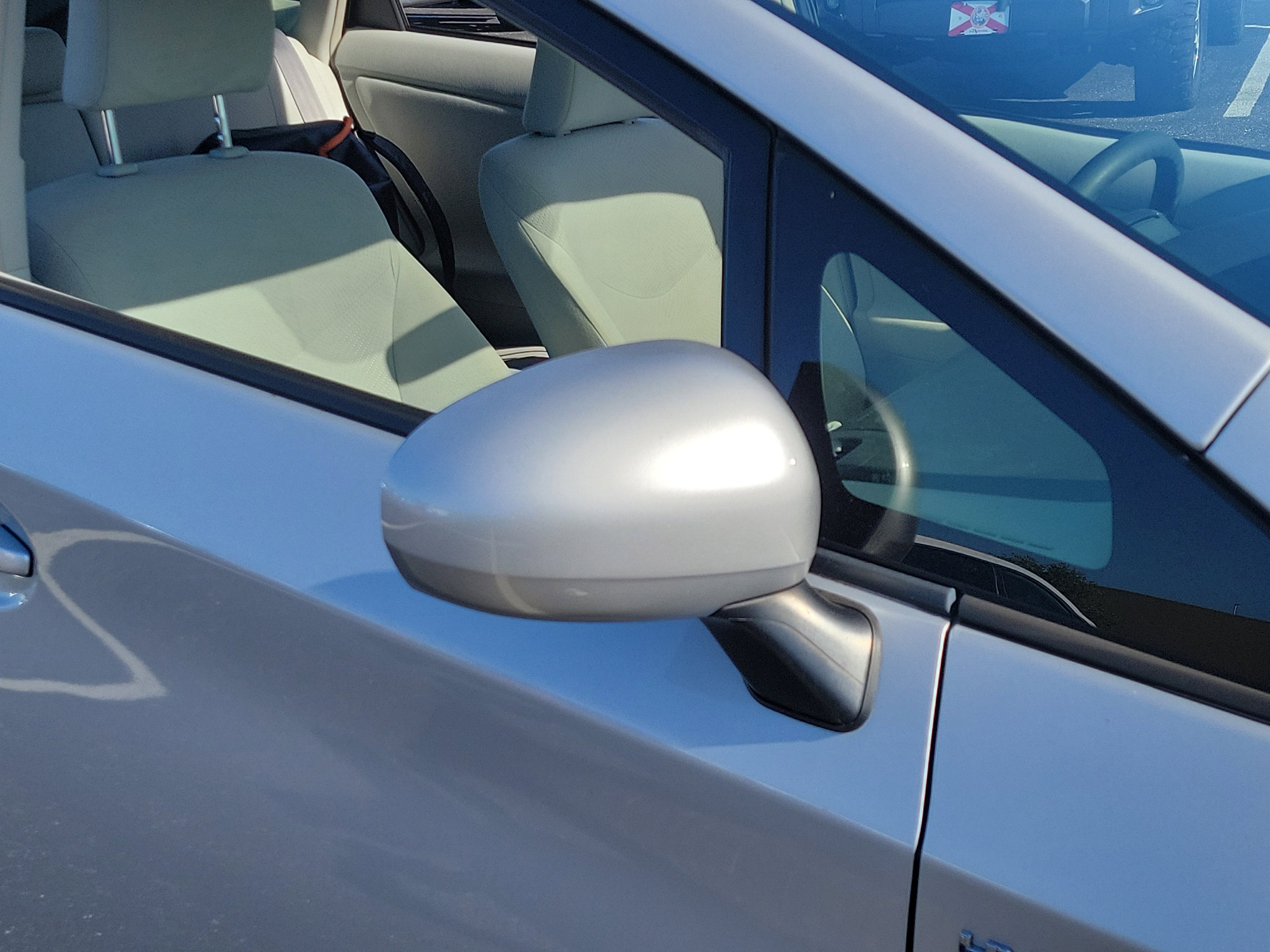 Used 2015 Toyota Prius Two FWD image 9