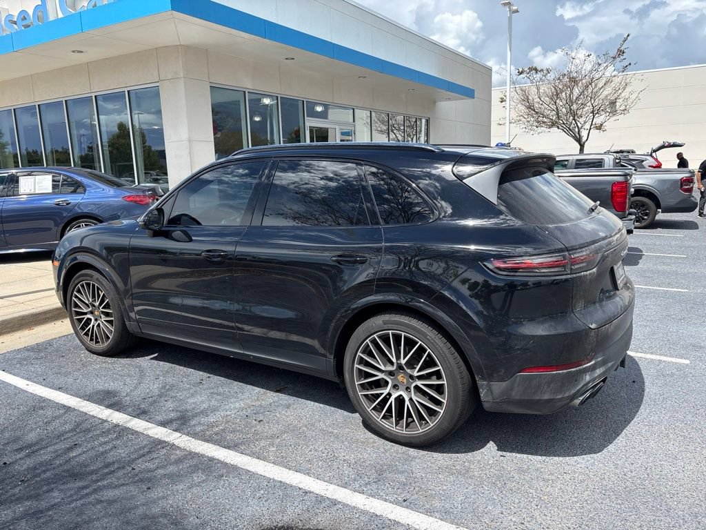 Used 2022 Porsche Cayenne S AWD/4WD image 2