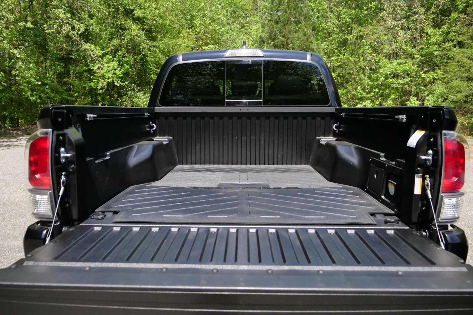 Used 2022 Toyota Tacoma TRD Sport AWD/4WD image 31