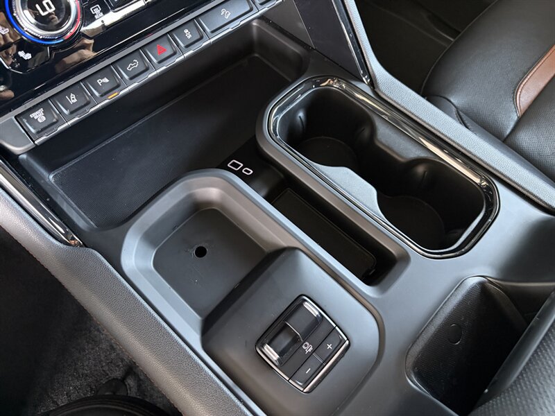 Used 2025 GMC Sierra 2500 AT4 AWD/4WD image 15