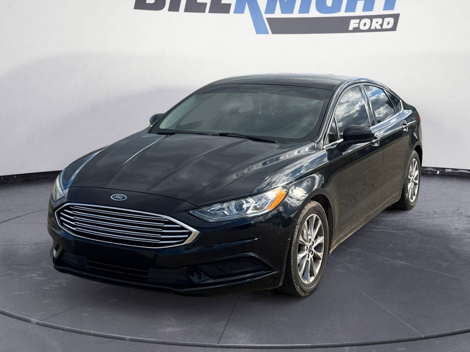 Used 2017 Ford Fusion SE w/ Fusion SE Technology Package