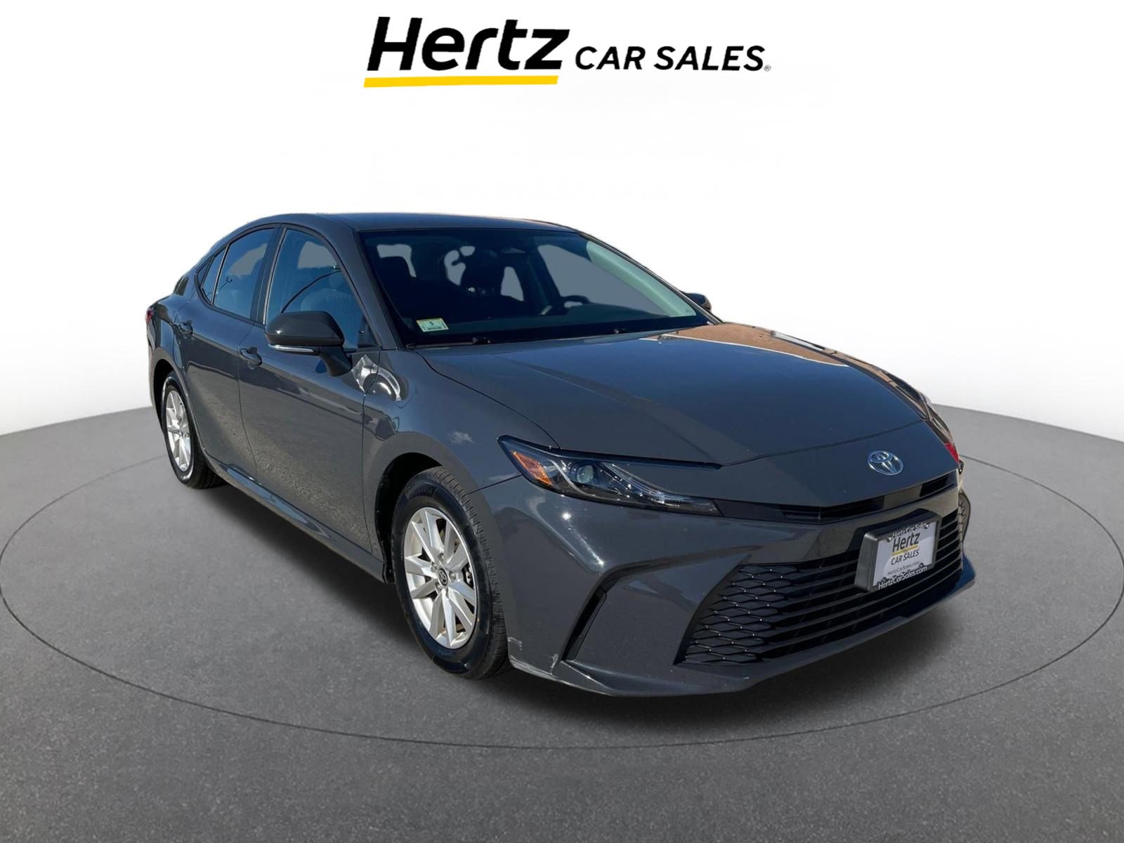 Used 2025 Toyota Camry LE image 1