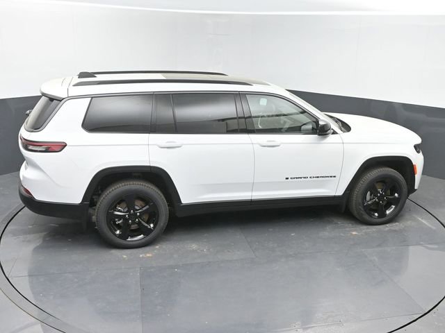 New 2026 Jeep Grand Cherokee L Limited w/ Limited Altitude Package image 32