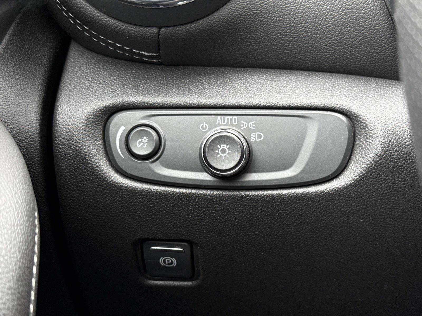 Used 2023 Chevrolet Blazer LT w/ Convenience Package image 12