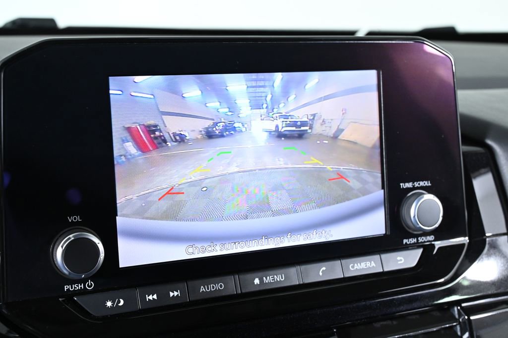 Used 2025 Nissan Pathfinder SV image 17