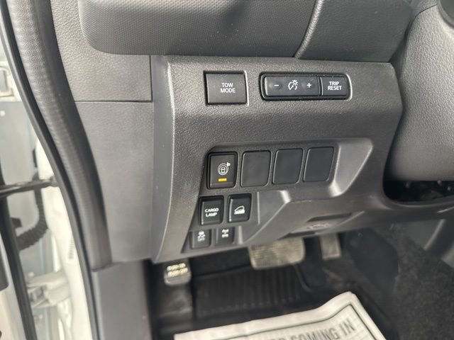 Used 2022 Nissan Frontier PRO-4X w/ Technology Package image 29