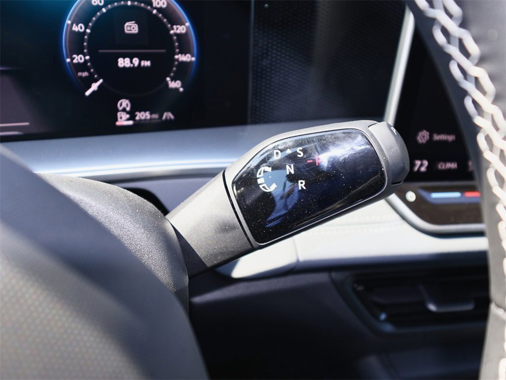 New 2025 Volkswagen Tiguan SE image 24