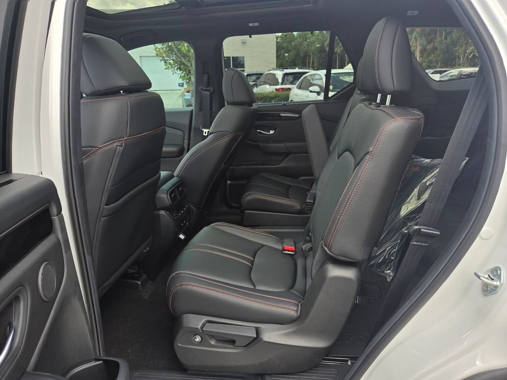 New 2026 Honda Pilot TrailSport image 11