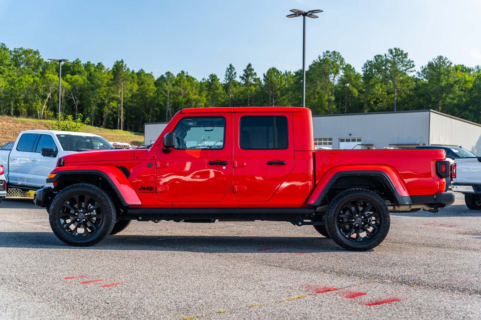 Used 2024 Jeep Gladiator Sport AWD/4WD image 6
