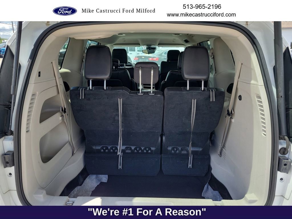Used 2023 Chrysler Pacifica Touring-L FWD image 28