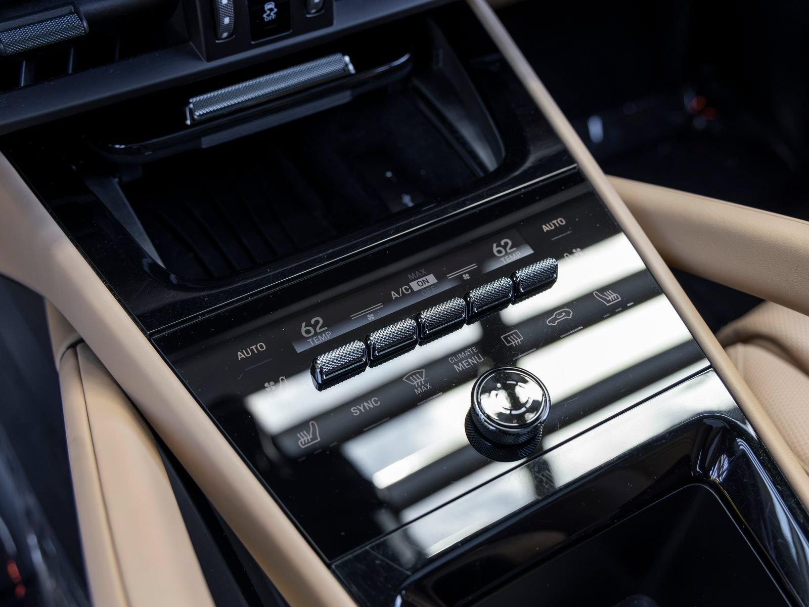 Certified 2025 Porsche Cayenne GTS AWD/4WD image 48