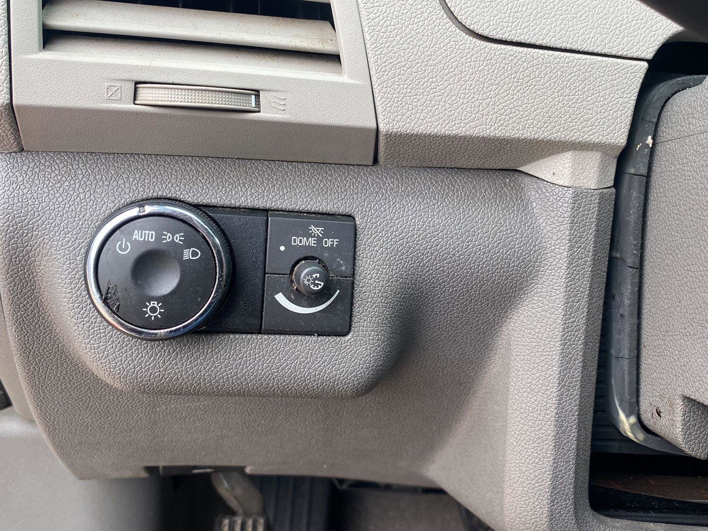Used 2012 Chevrolet Traverse LT FWD image 16