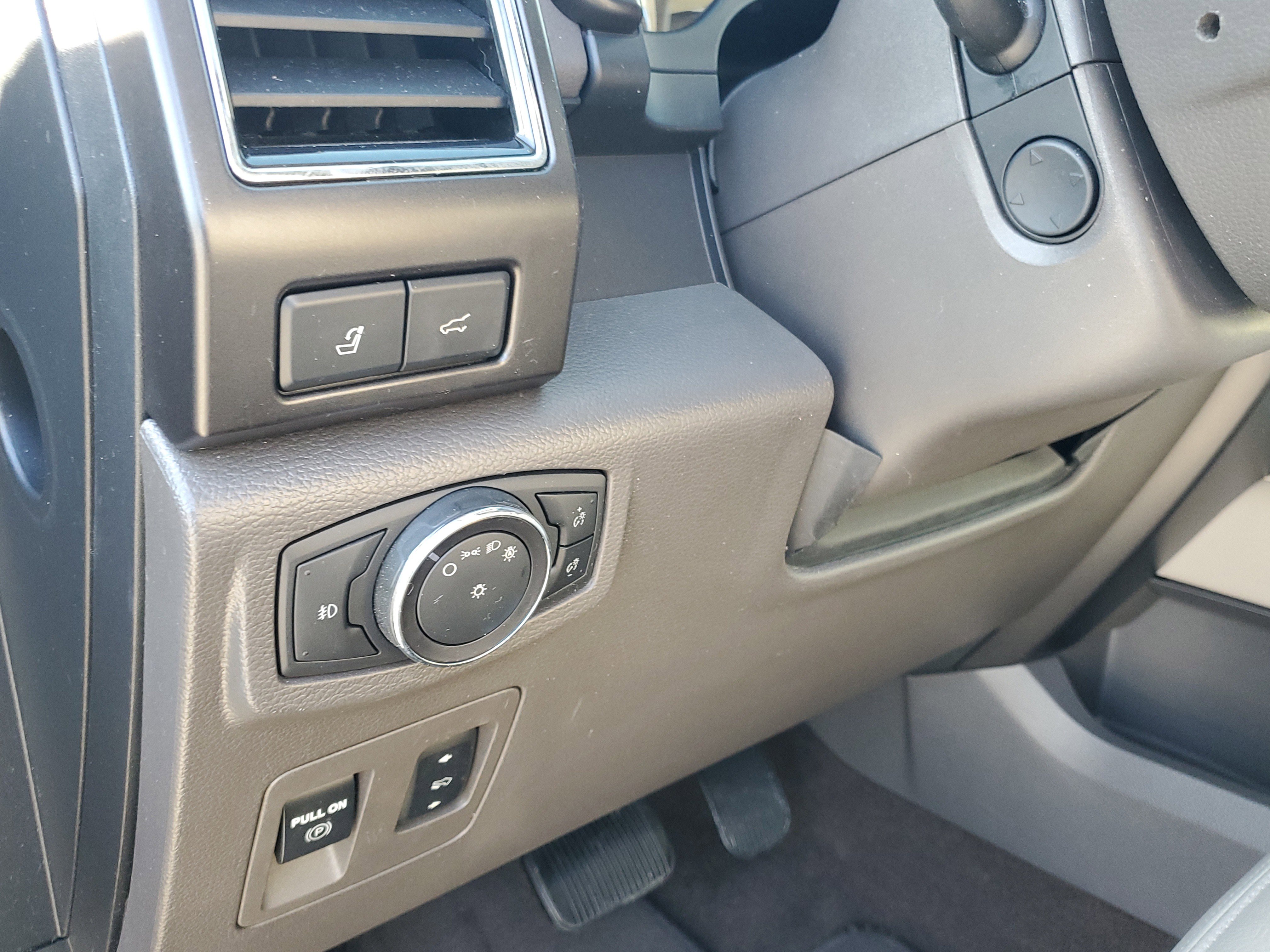 Used 2021 Ford Expedition Limited image 13