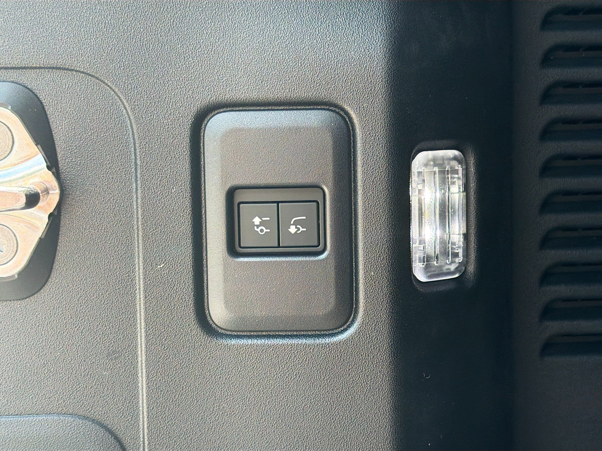 New 2026 Land Rover Defender 130 X-Dynamic SE AWD/4WD image 45