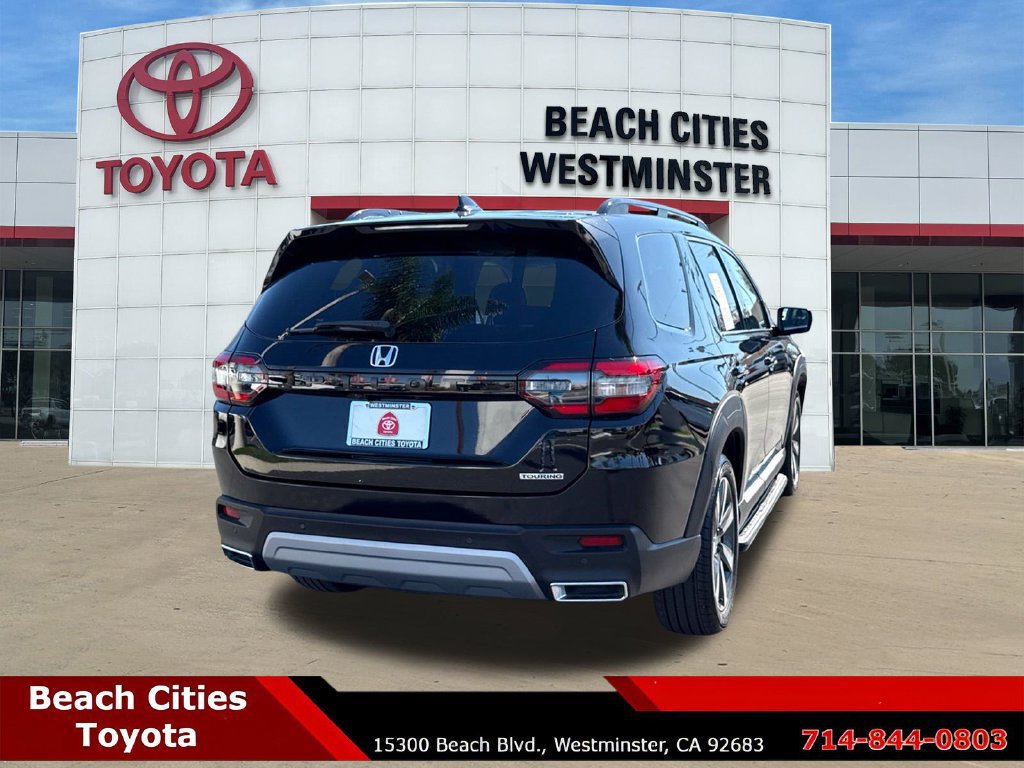 Used 2024 Honda Pilot Touring image 11