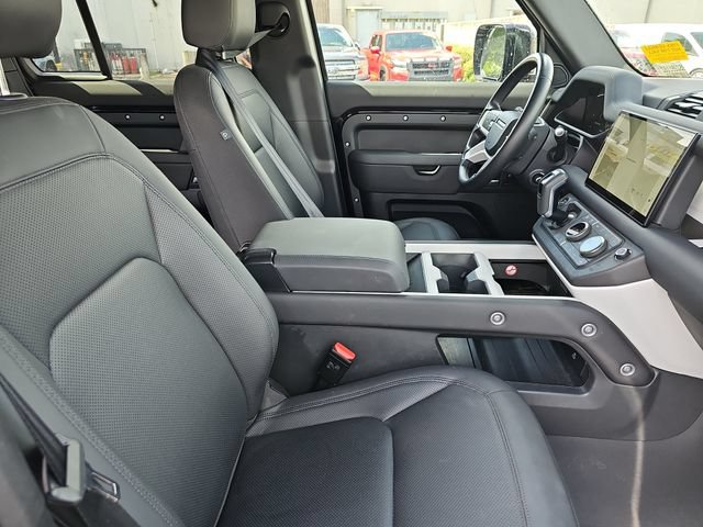 Used 2025 Land Rover Defender 110 S AWD/4WD image 10