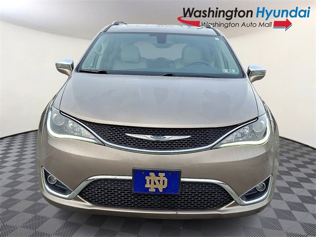 Used 2017 Chrysler Pacifica Limited image 2
