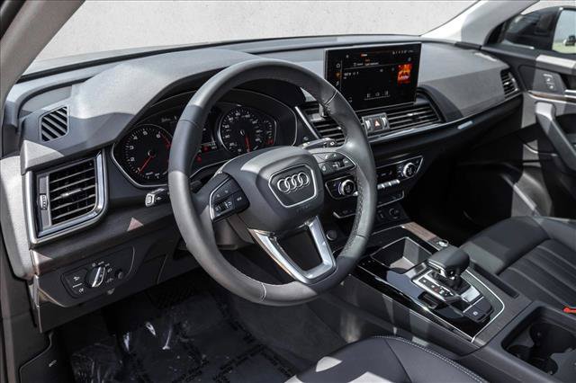 Used 2023 Audi Q5 2.0T Premium w/ Convenience Package AWD/4WD image 10