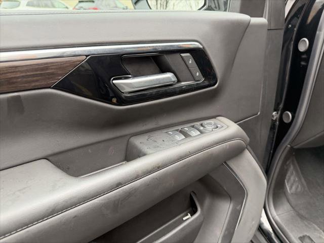 Used 2025 Chevrolet Suburban LS image 17