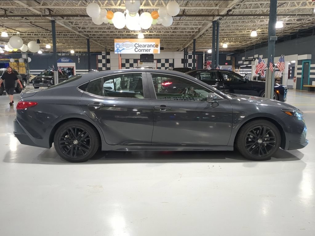 Used 2025 Toyota Camry SE FWD image 7