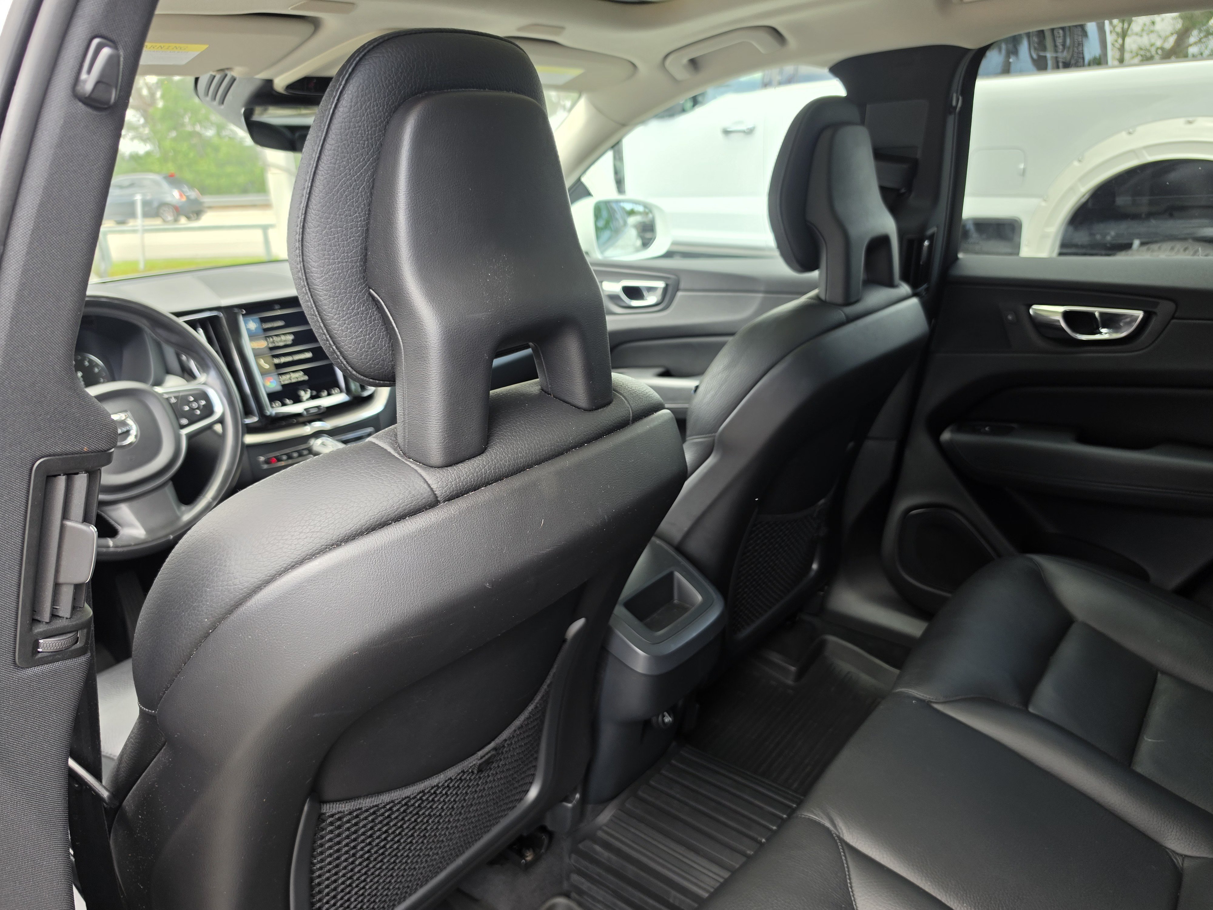 Used 2018 Volvo XC60 T6 Momentum w/ Advanced Package AWD/4WD image 54