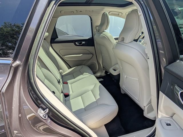 Used 2023 Volvo XC60 B5 Plus w/ Protection Package Premier image 18