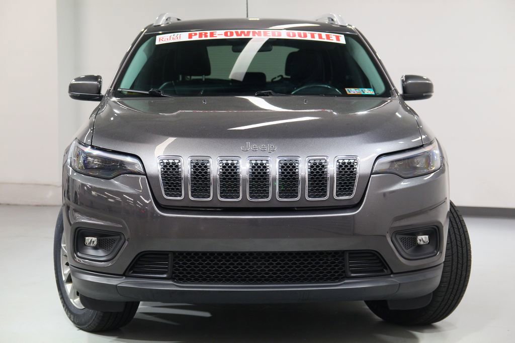 Used 2019 Jeep Cherokee Latitude Plus w/ Cold Weather Group AWD/4WD image 8