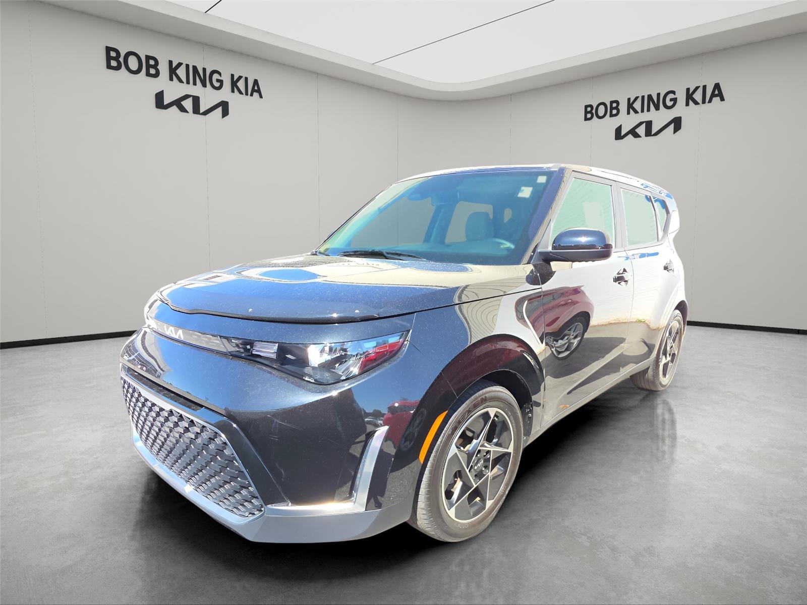 Used 2024 Kia Soul EX FWD image 1