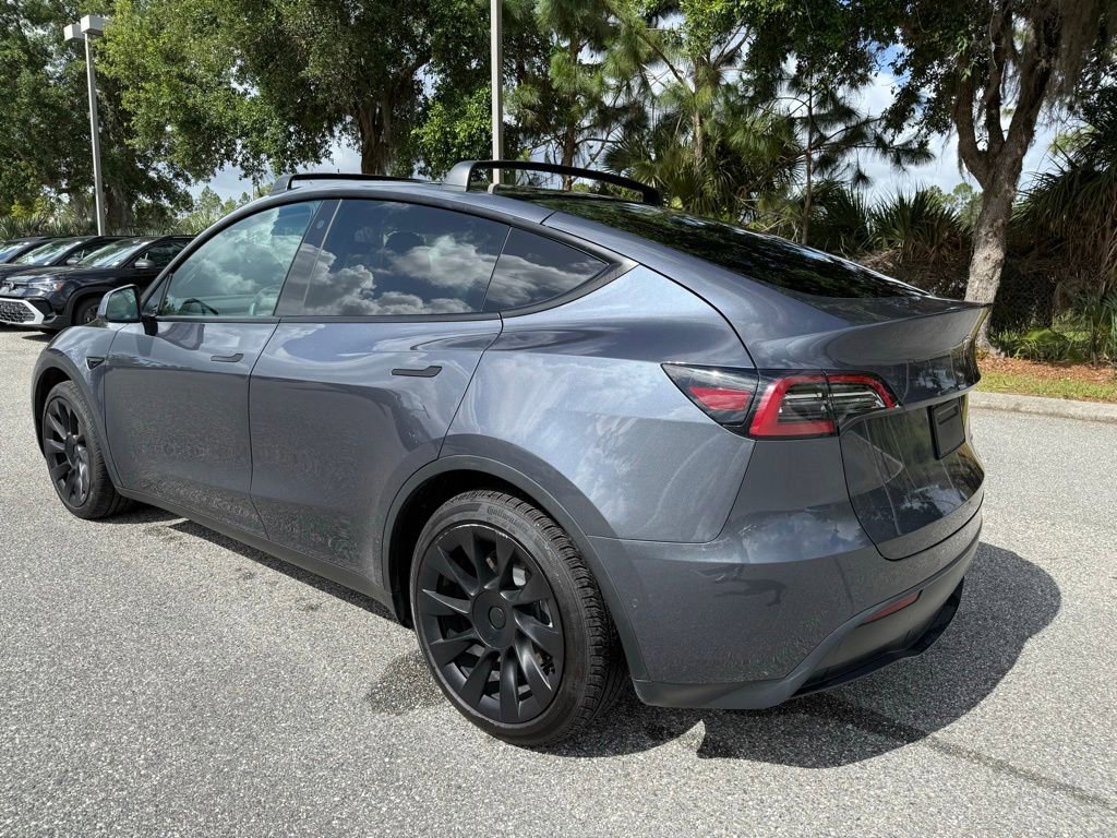 Used 2022 Tesla Model Y Long Range image 14