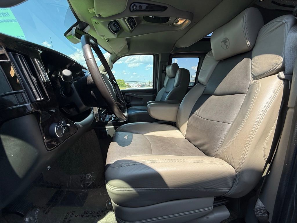 Used 2020 GMC Savana 2500 Explorer Limited SE w/ Enhanced Convenience Package image 17