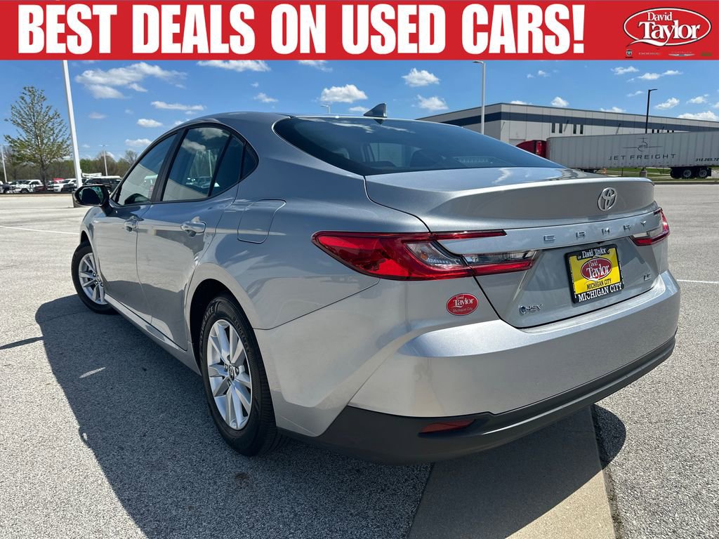 Used 2025 Toyota Camry LE FWD image 5