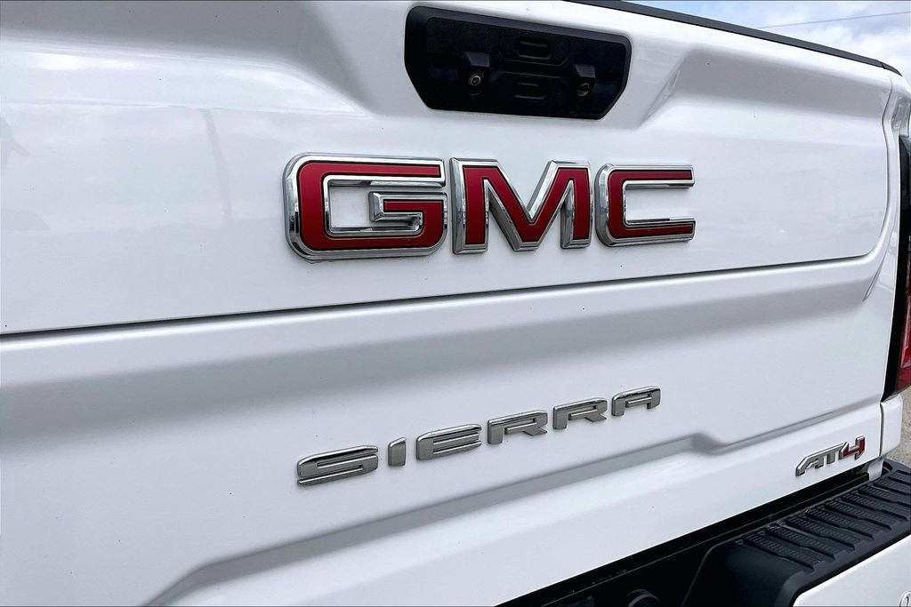 Used 2021 GMC Sierra 2500 AT4 w/ AT4 Premium Plus Package AWD/4WD image 27