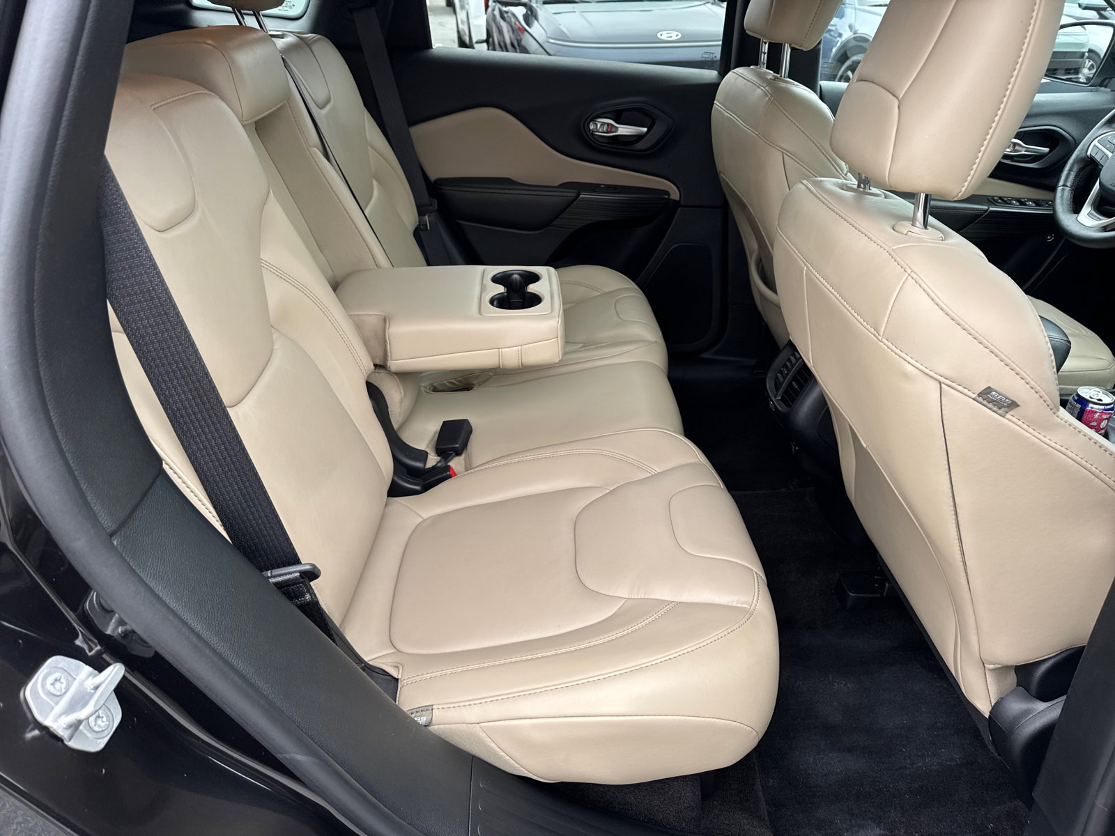 Used 2016 Jeep Cherokee Limited w/ Technology Group image 15